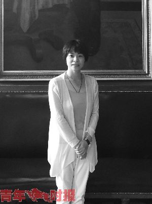 宁丽,杭州市第一医院护理部副主任、兼任浙江省护理学会行政专业委员会秘书、杭州市护理学会理事、杭州市护理质控中心秘书、杭州师范大学医学院兼职副教授。获“杭州市卫生局局级优秀团员”和“杭州市优秀青年岗位能手”等称号、获杭州市自然科学优秀学术成果奖二等奖。