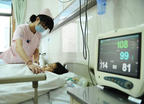 老护士却在临床上撒起了谎，这款罚的一点也不冤！